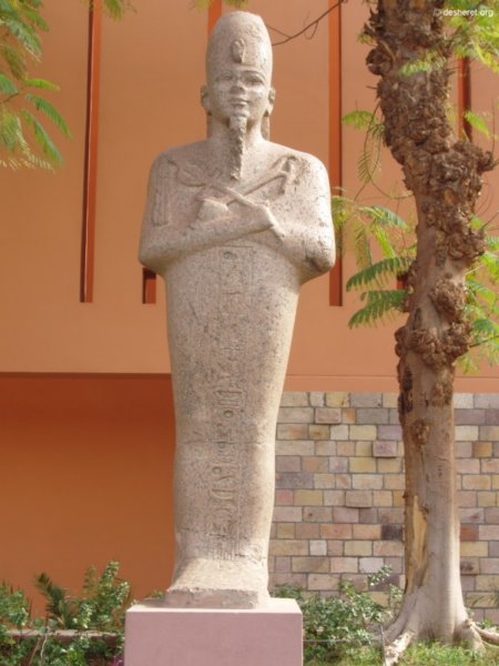 luxor01.jpg