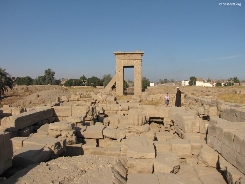 montu01.jpg