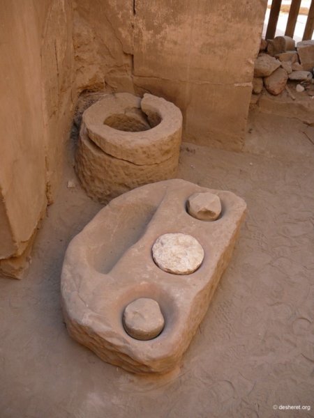 ptah74.jpg