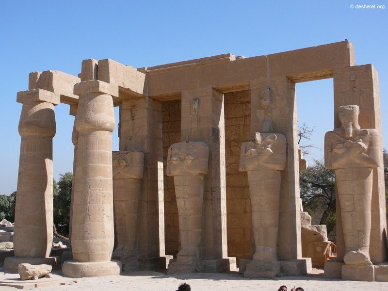 ramesseum15.jpg