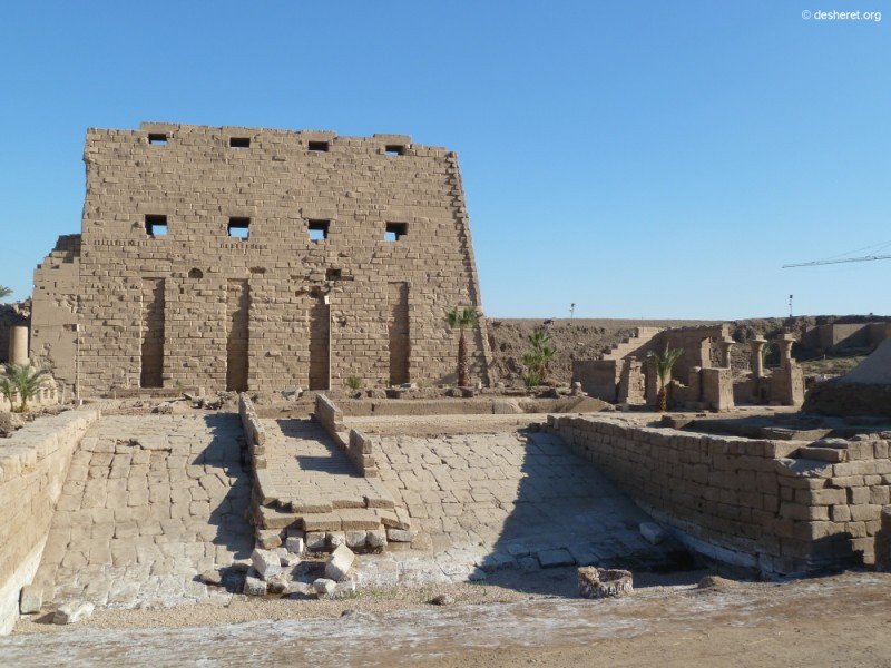rampoftaharqa01.jpg
